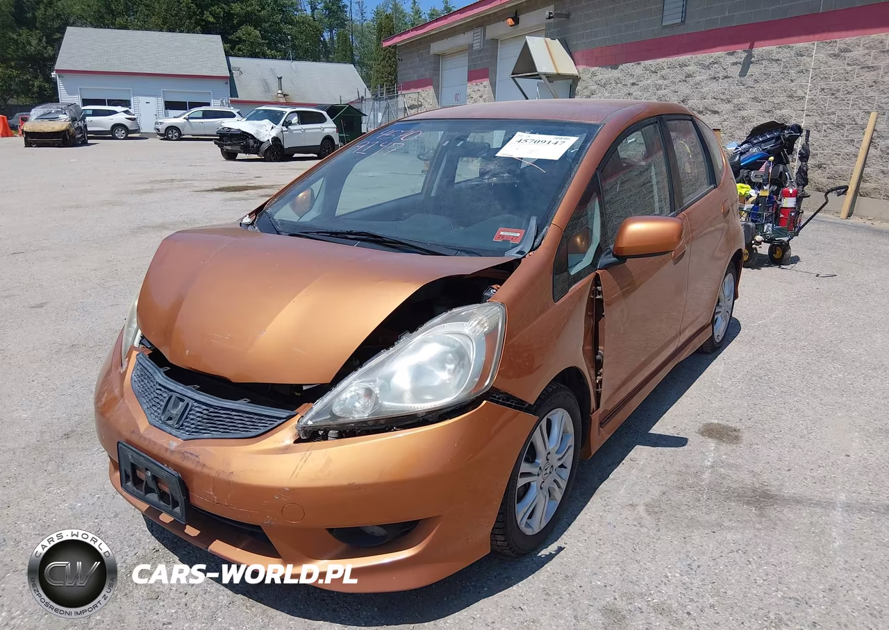 2011 Honda Fit Sport VIN:JHMGE8G56BS011137 - 12