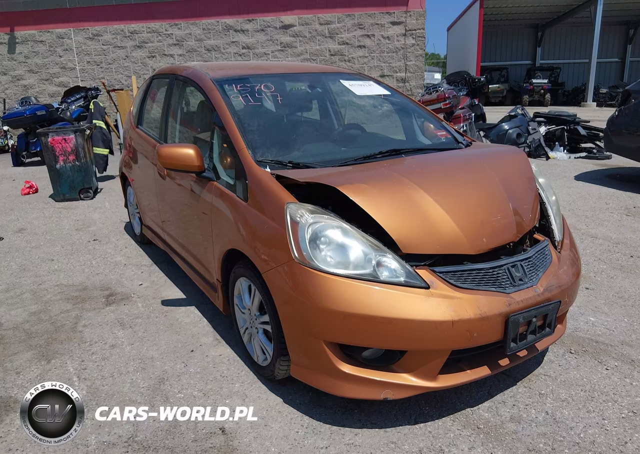 2011 Honda Fit Sport VIN:JHMGE8G56BS011137 - 13