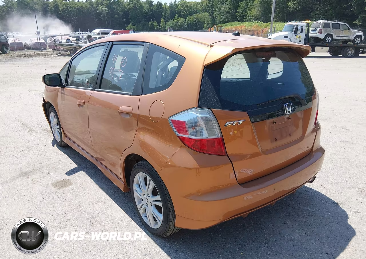 2011 Honda Fit Sport VIN:JHMGE8G56BS011137 - 15