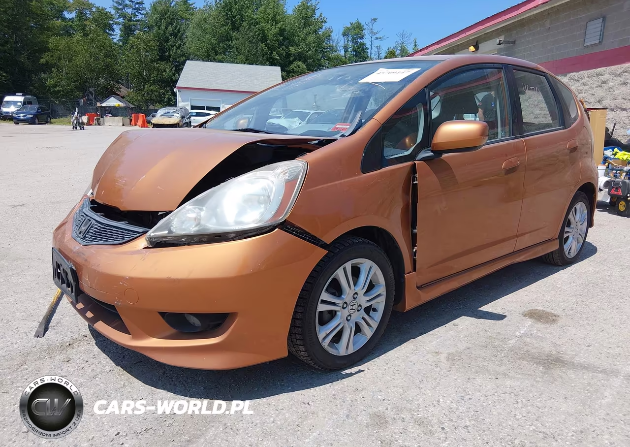 2011 Honda Fit Sport VIN:JHMGE8G56BS011137 - 2