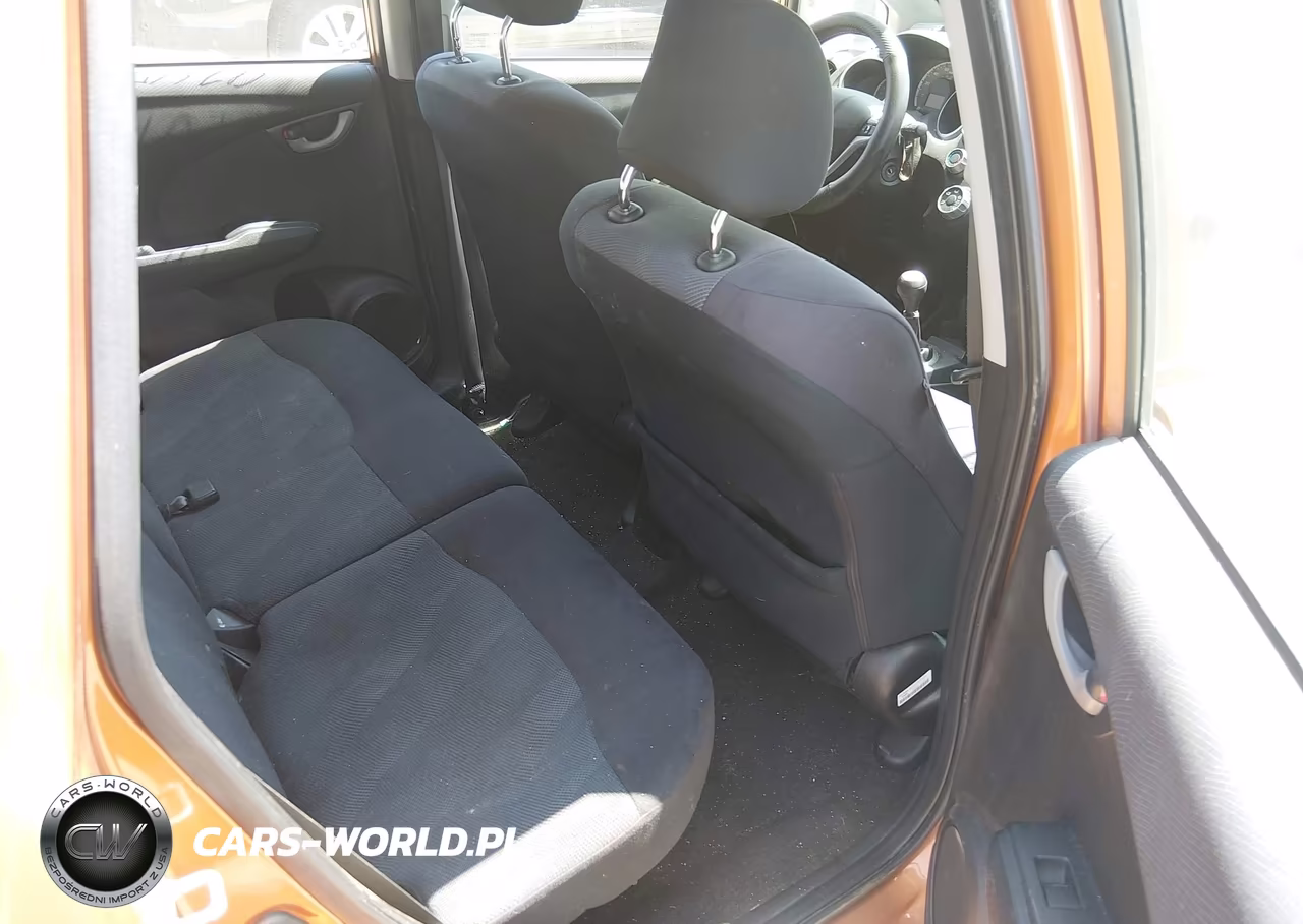 2011 Honda Fit Sport VIN:JHMGE8G56BS011137 - 8