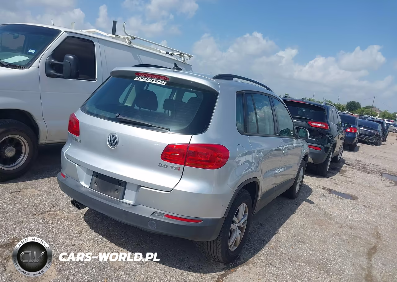 2015 Volkswagen Tiguan S VIN:WVGAV7AX3FW557142 - 4