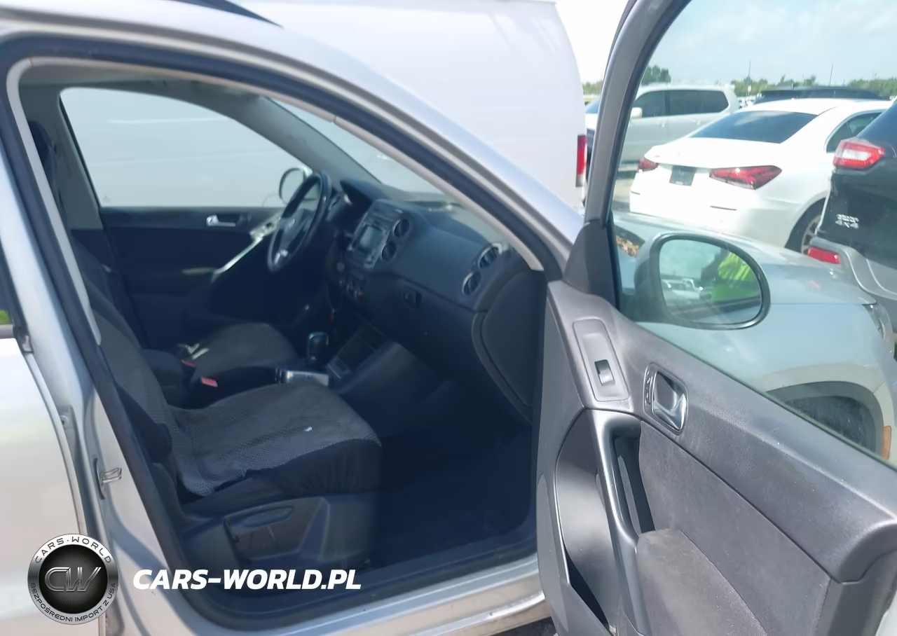 2015 Volkswagen Tiguan S VIN:WVGAV7AX3FW557142 - 5
