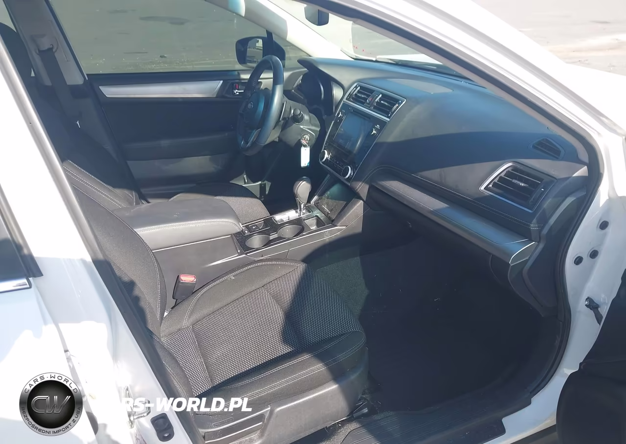 2019 Subaru Outback 2.5I Premium VIN:4S4BSAHC6K3290300 - 5