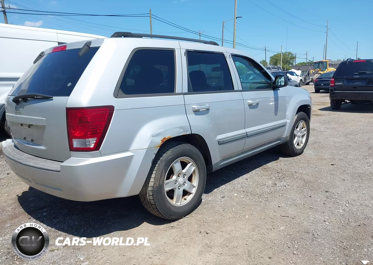 2007 Jeep Grand Cherokee Laredo VIN:1J8GR48K17C567210 - 4