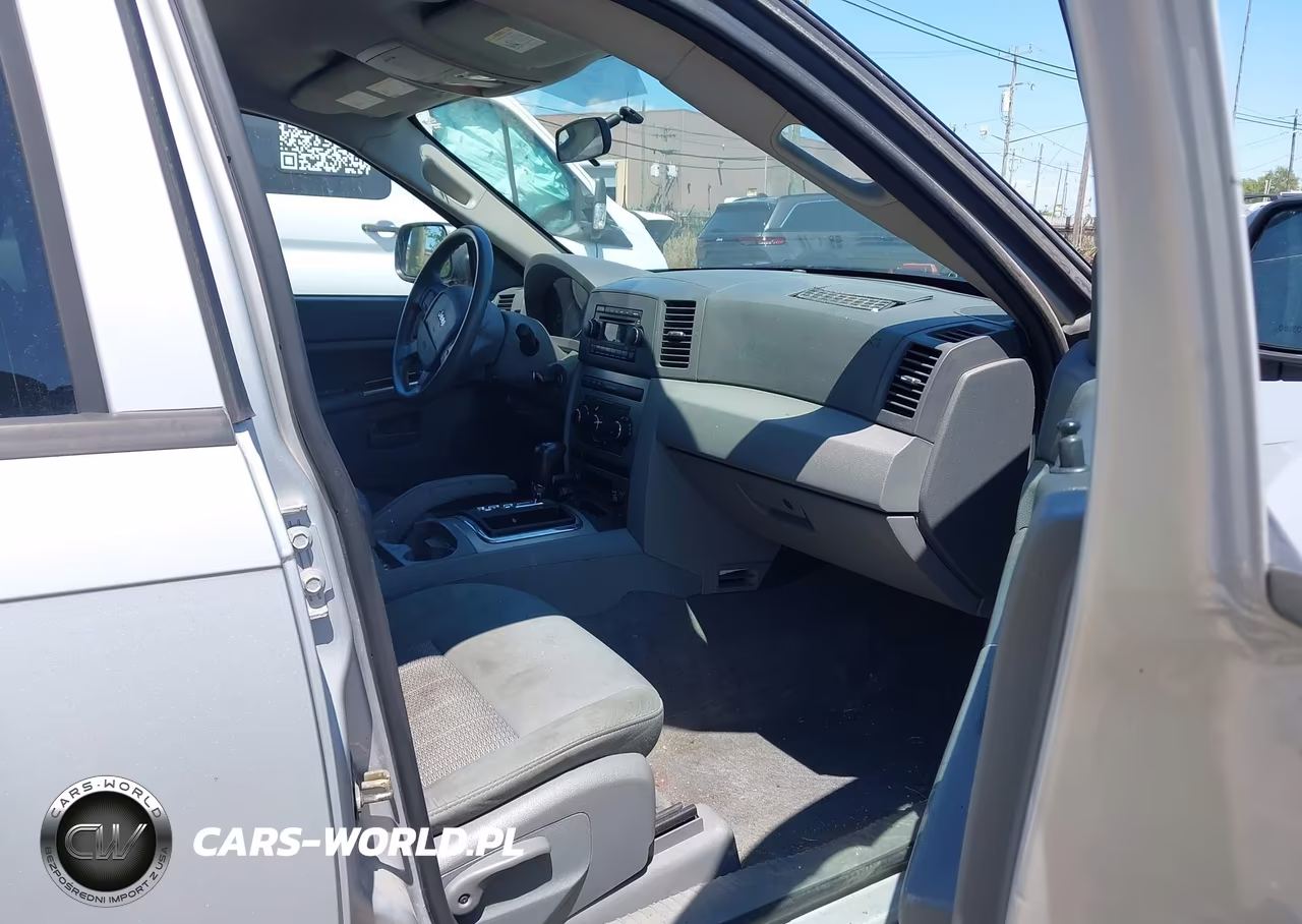 2007 Jeep Grand Cherokee Laredo VIN:1J8GR48K17C567210 - 5
