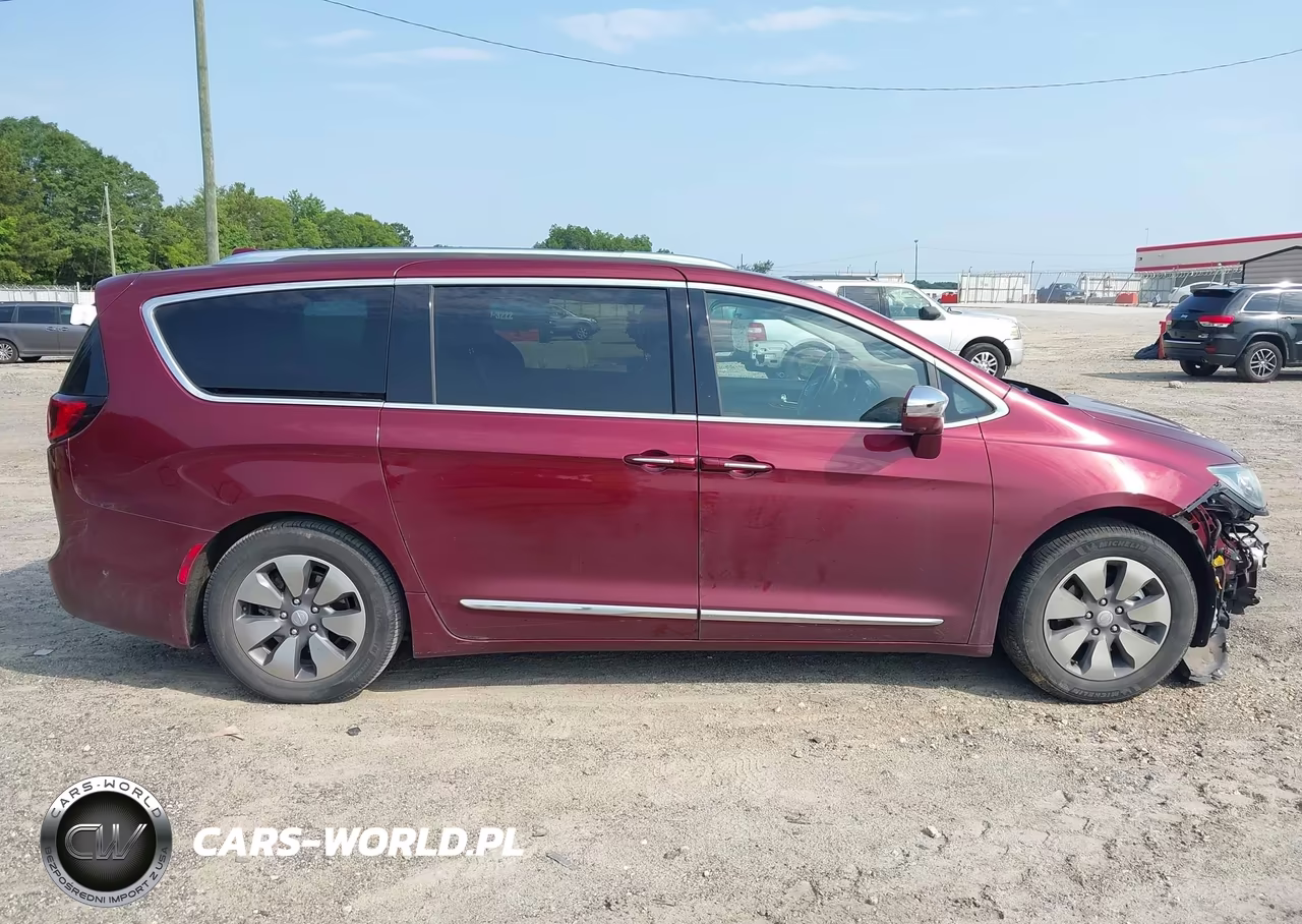 2018 Chrysler Pacifica Hybrid Limited VIN:2C4RC1N70JR169324 - 14
