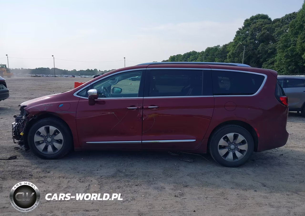 2018 Chrysler Pacifica Hybrid Limited VIN:2C4RC1N70JR169324 - 15