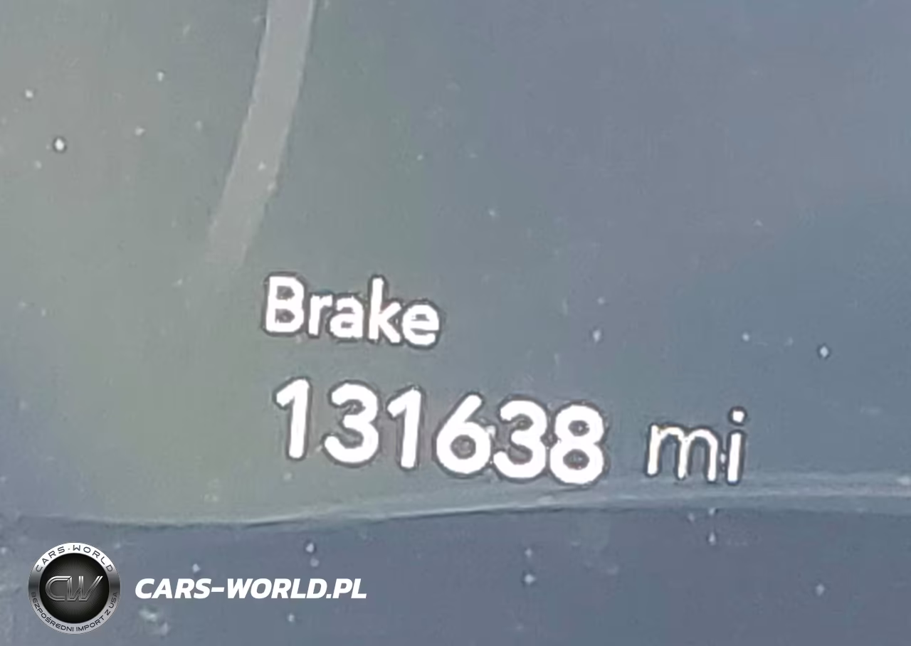 2018 Chrysler Pacifica Hybrid Limited VIN:2C4RC1N70JR169324 - 16
