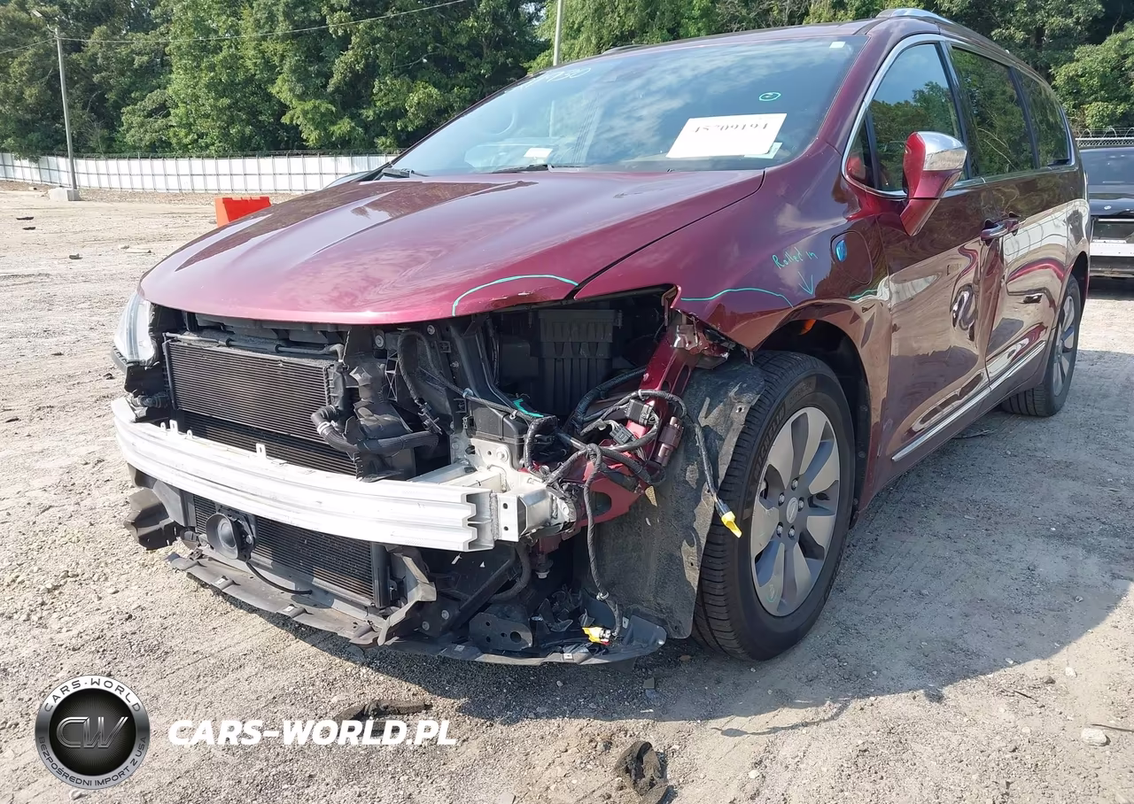 2018 Chrysler Pacifica Hybrid Limited VIN:2C4RC1N70JR169324 - 6