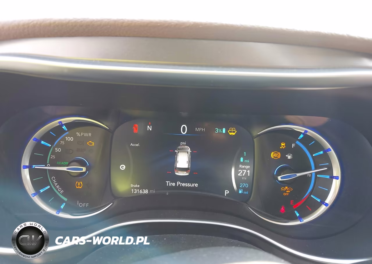 2018 Chrysler Pacifica Hybrid Limited VIN:2C4RC1N70JR169324 - 7