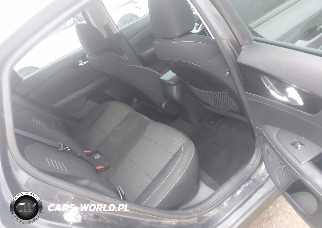 2019 Kia Forte S VIN:3KPF34AD0KE067444 - 8