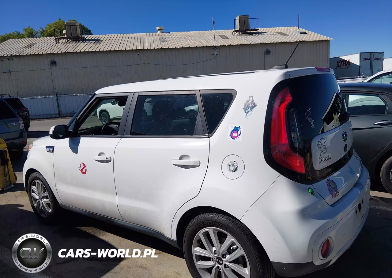 2018 Kia Soul + VIN:KNDJP3A52J7894927 - 14