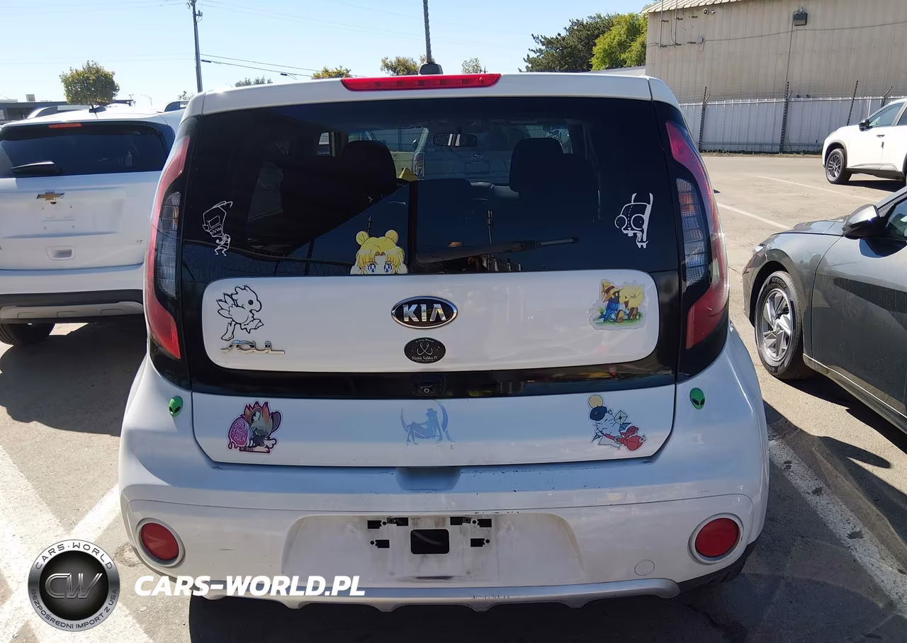 2018 Kia Soul + VIN:KNDJP3A52J7894927 - 16