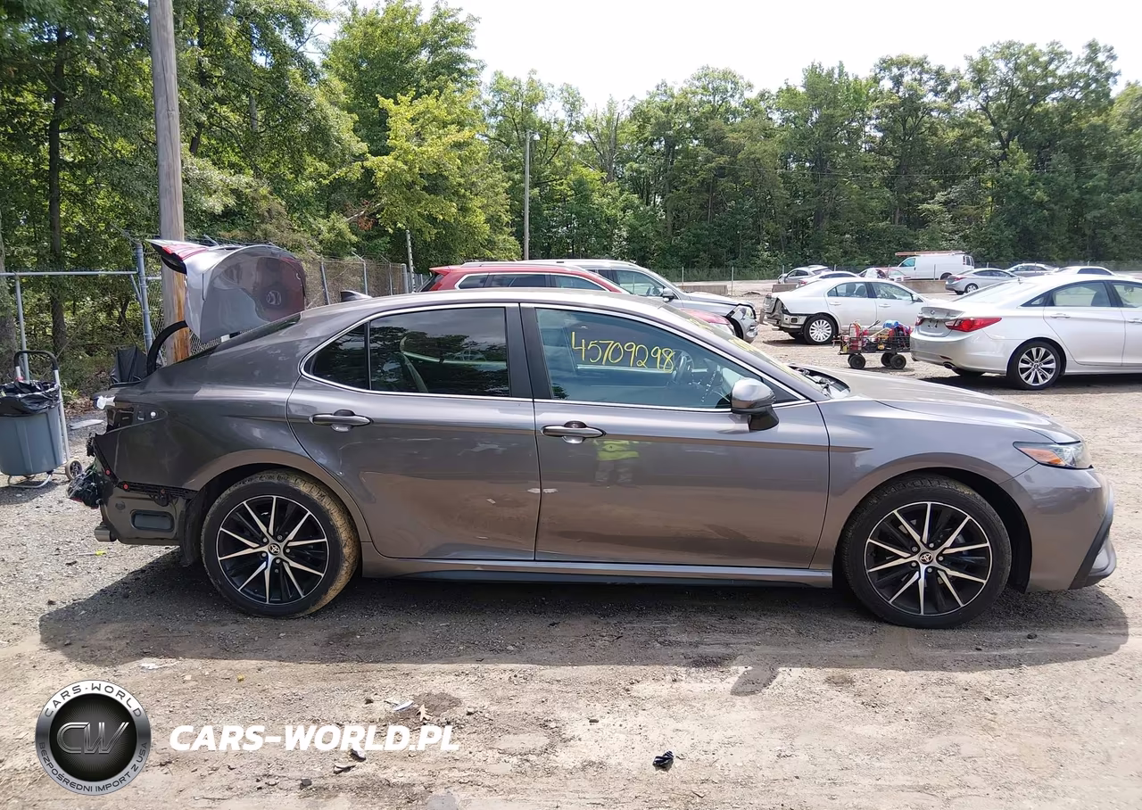 2021 Toyota Camry Se VIN:4T1G11AK1MU615765 - 13