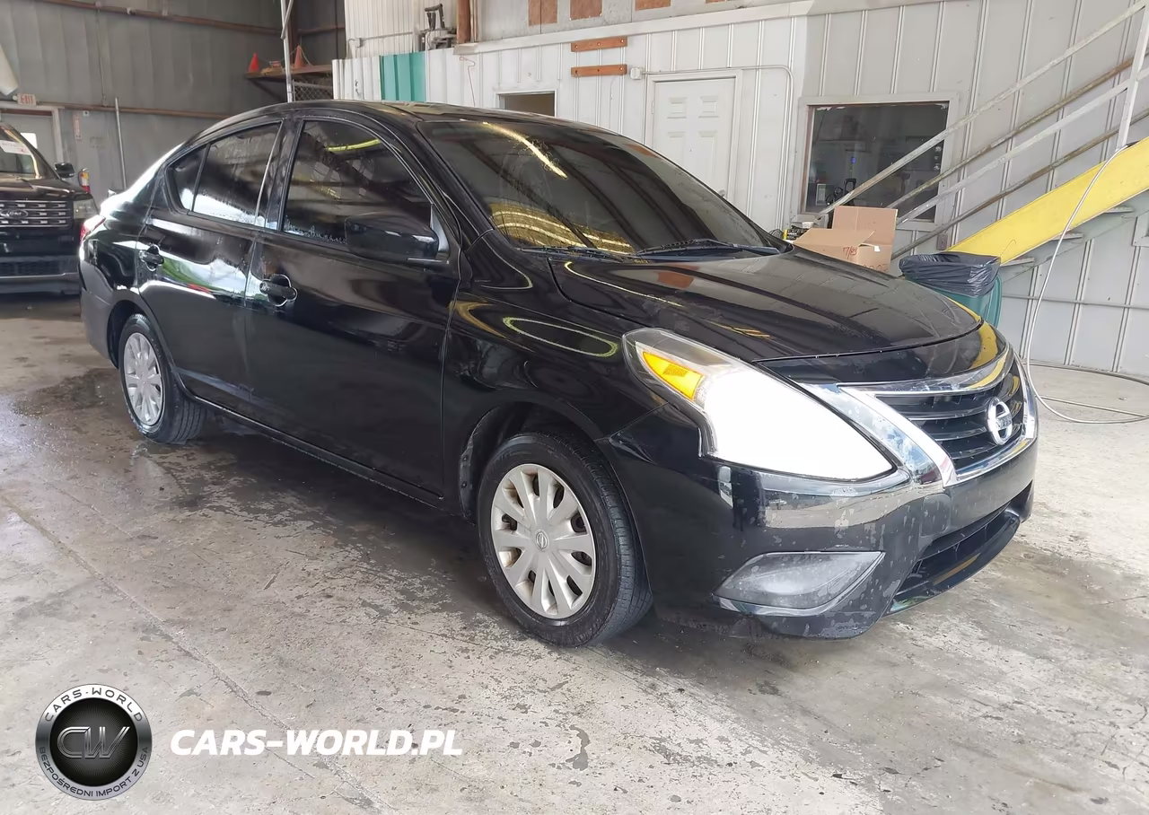 2017 Nissan Versa 1.6 S+