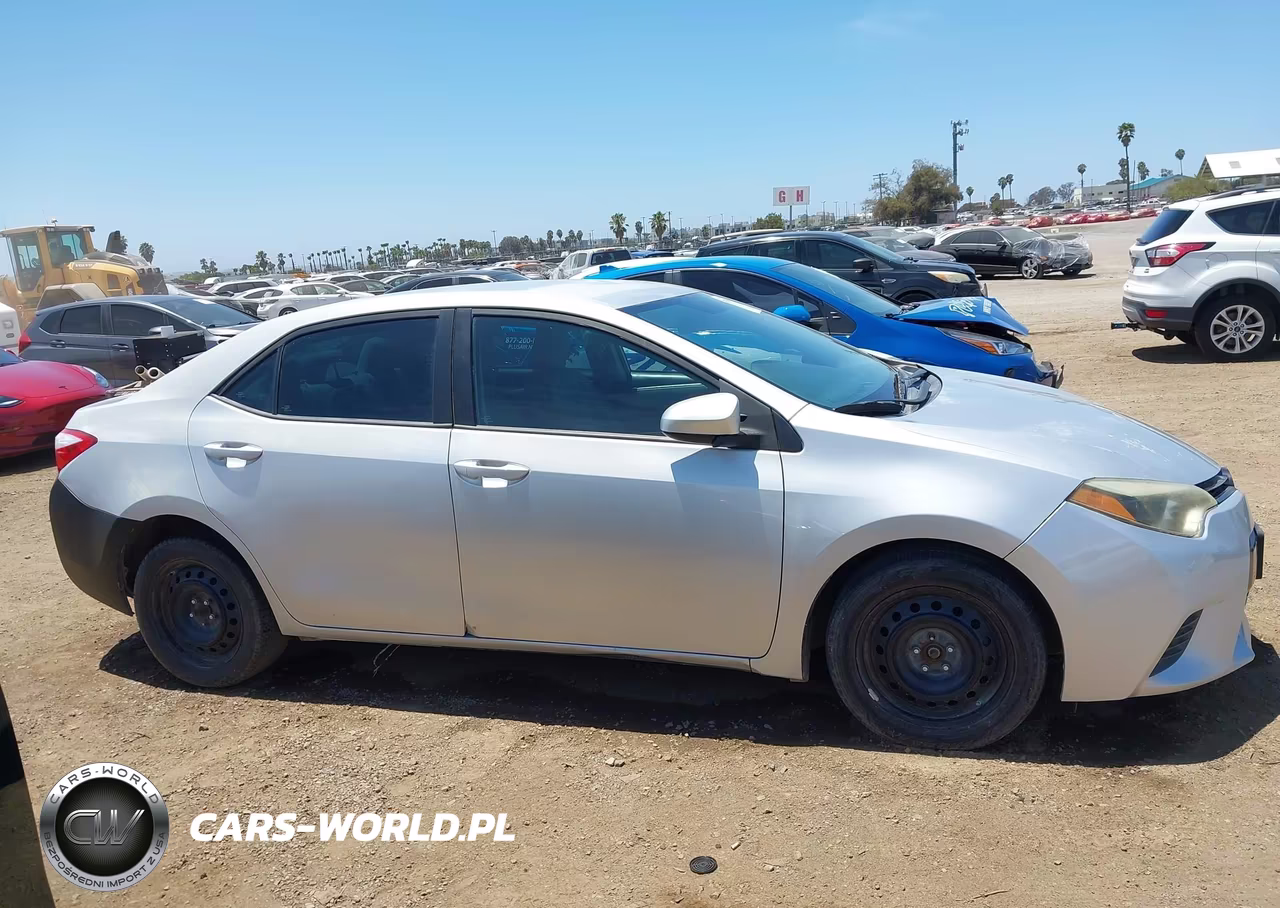 2015 Toyota Corolla Le VIN:5YFBURHE2FP365280 - 13