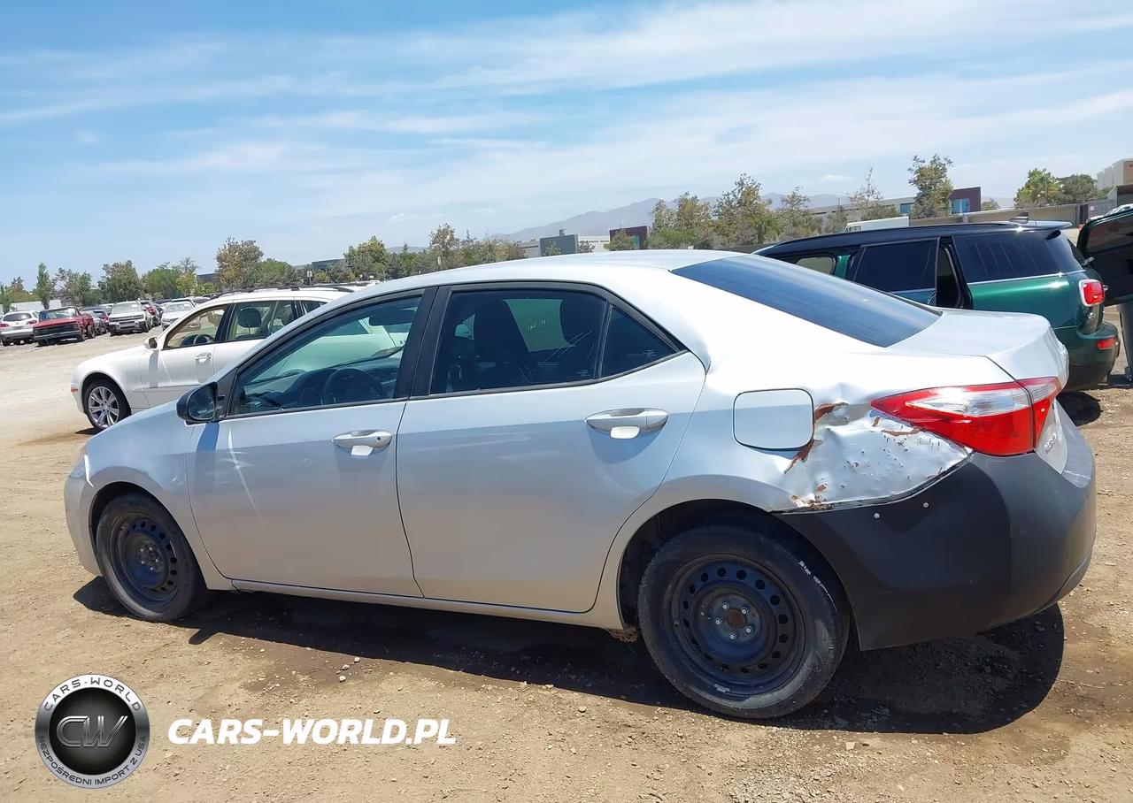 2015 Toyota Corolla Le VIN:5YFBURHE2FP365280 - 14