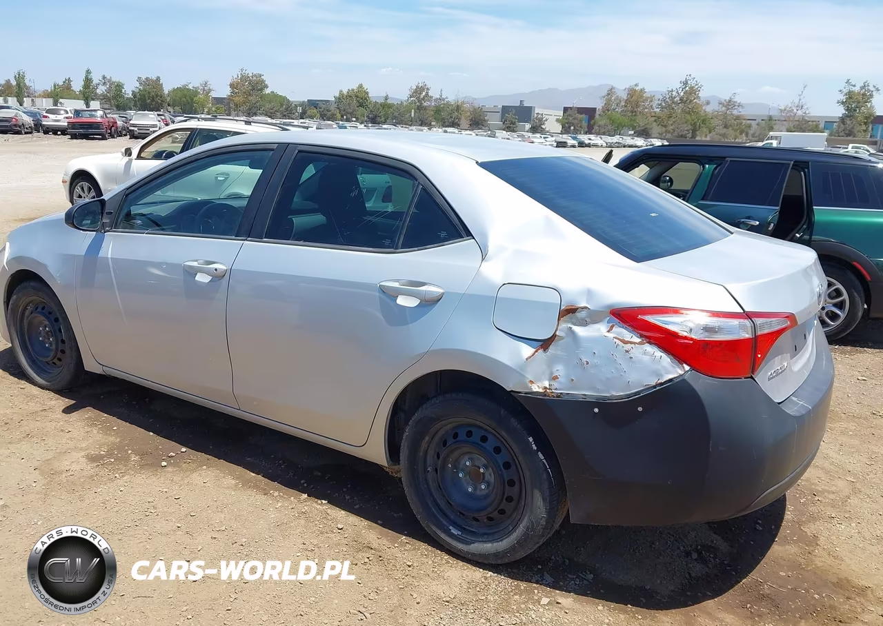 2015 Toyota Corolla Le VIN:5YFBURHE2FP365280 - 3