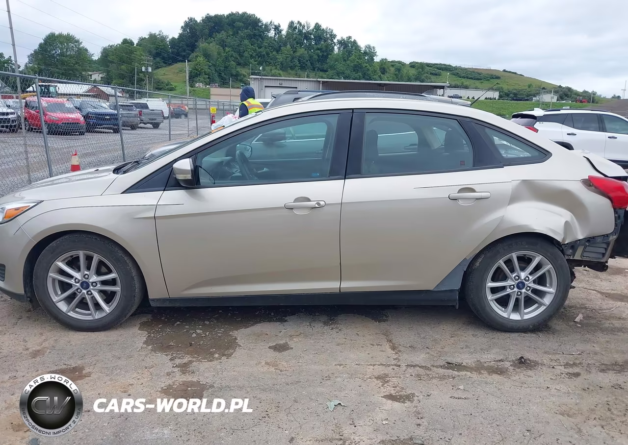 2017 Ford Focus Se VIN:1FADP3F25HL213582 - 14