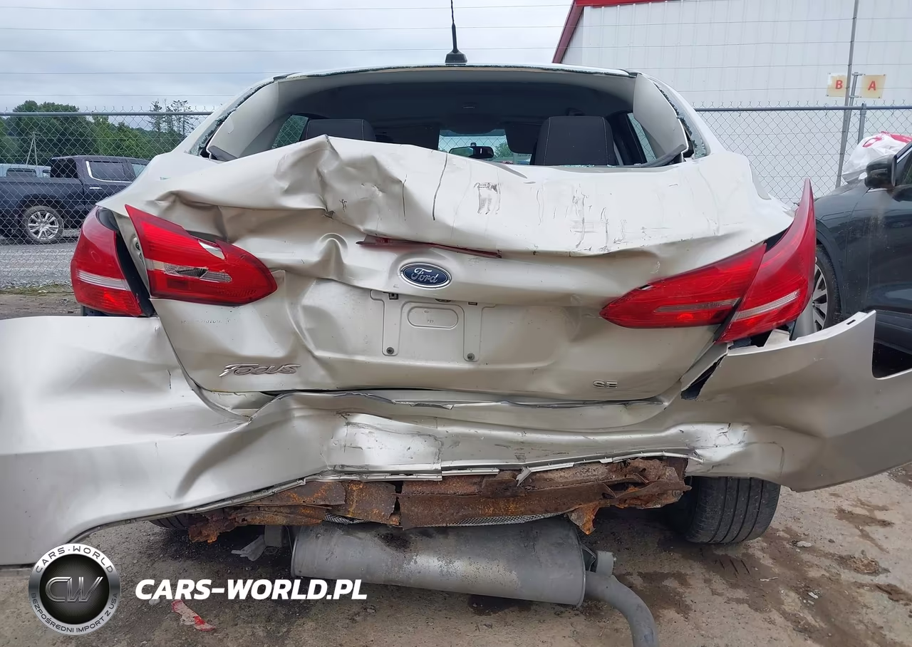 2017 Ford Focus Se VIN:1FADP3F25HL213582 - 6