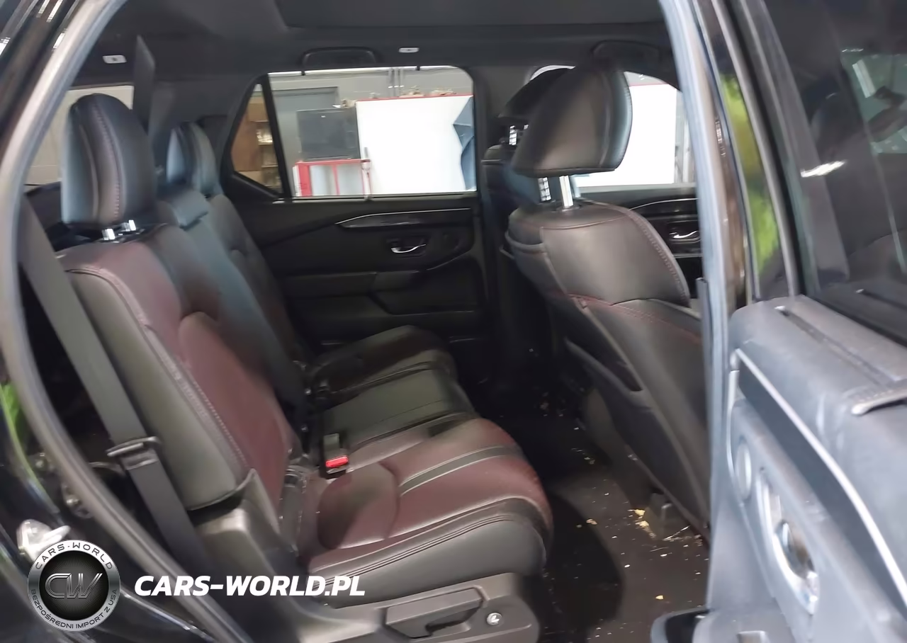 2025 Honda Pilot Black Edition VIN:5FNYG1H9XSB060315 - 8