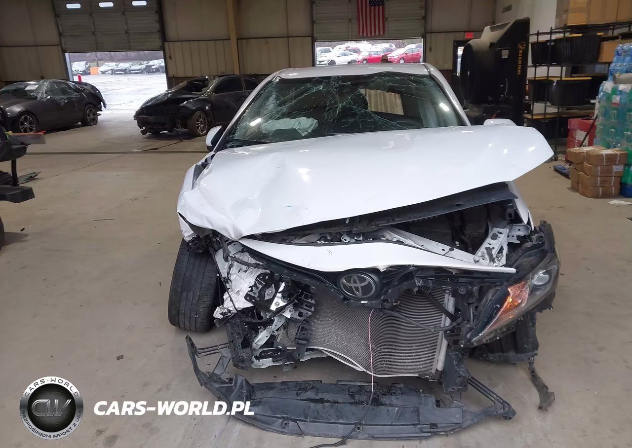 2022 Toyota Camry Le VIN:4T1C11AKXNU630975 - 13