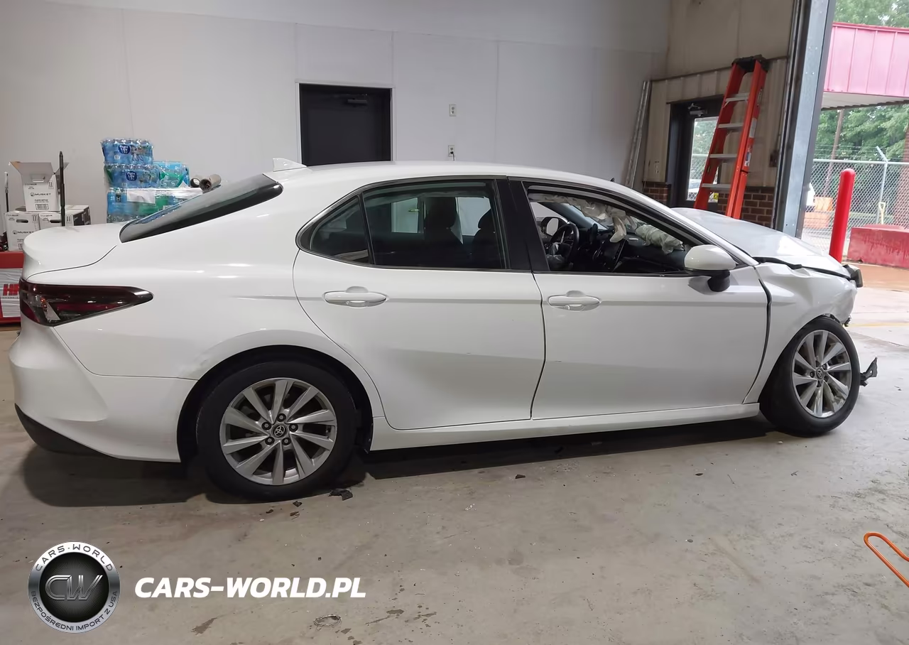2022 Toyota Camry Le VIN:4T1C11AKXNU630975 - 14