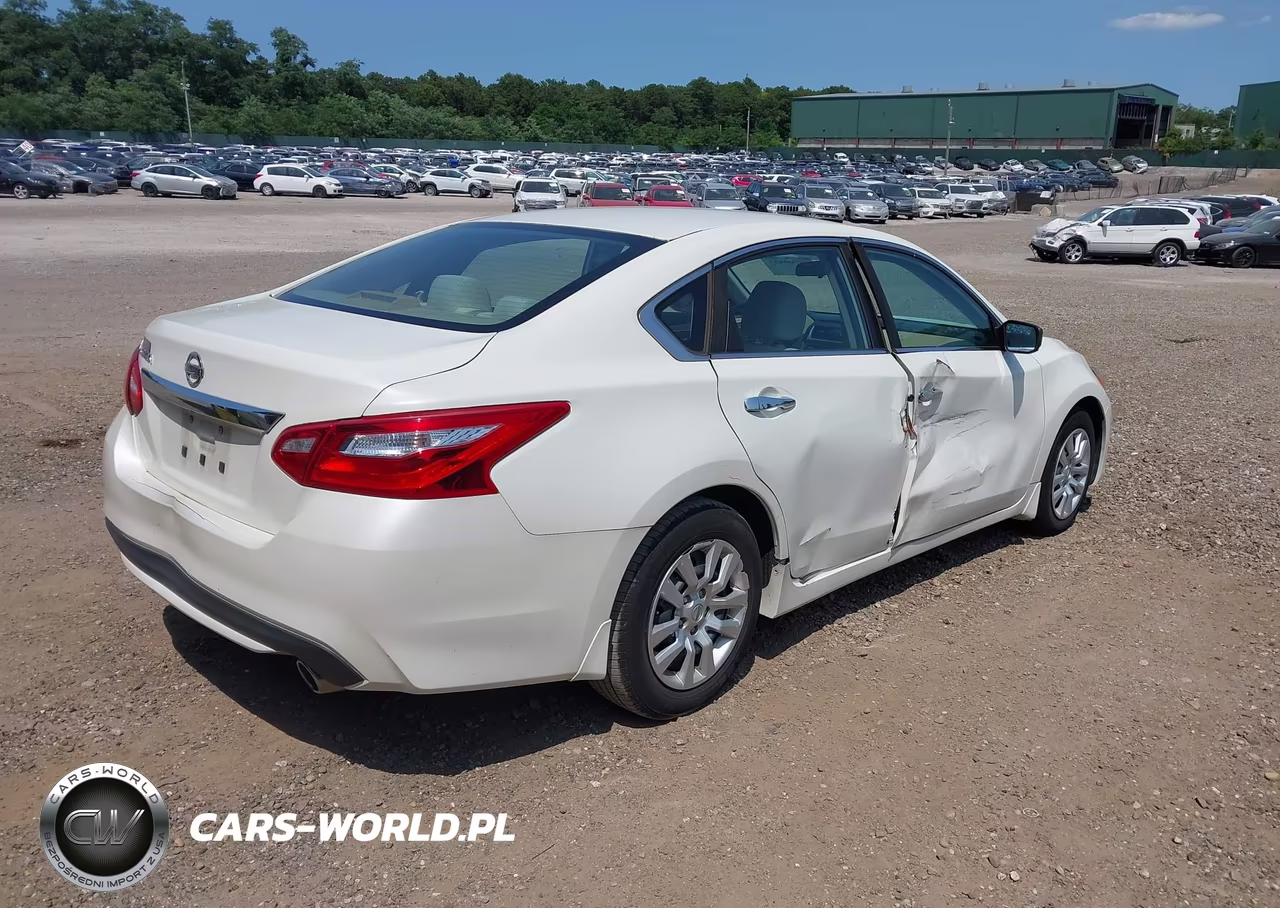 2016 Nissan Altima 2.5 S VIN:1N4AL3AP7GC263805 - 4