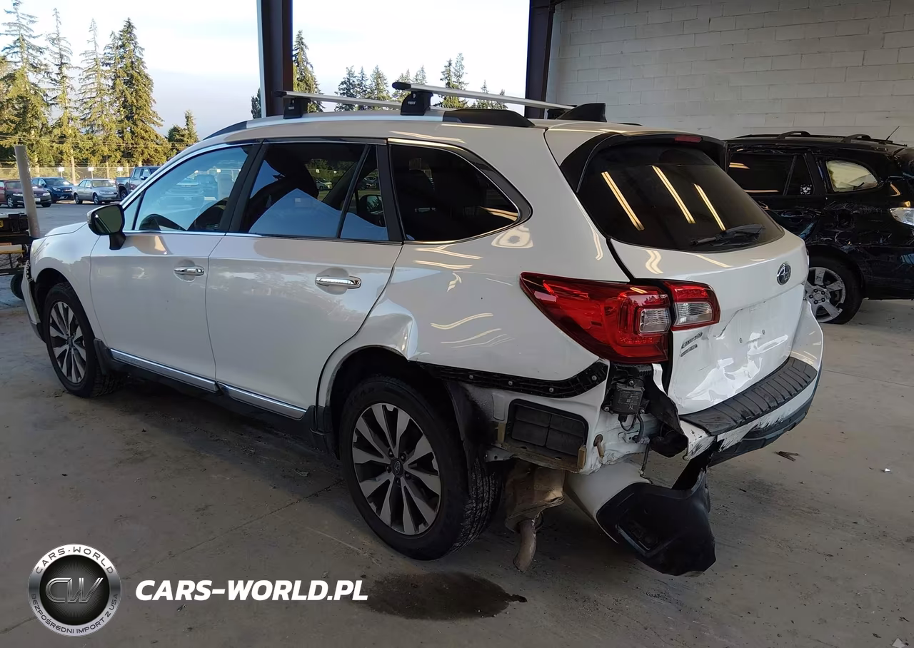 2018 Subaru Outback 2.5I Touring VIN:4S4BSATC2J3203465 - 3