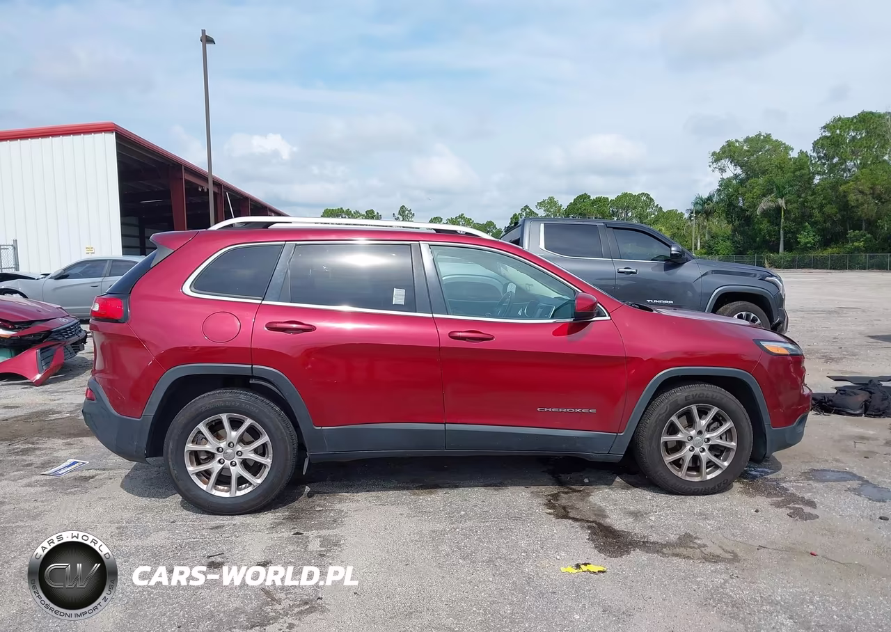 2017 Jeep Cherokee Latitude VIN:1C4PJLCB2HW517819 - 13