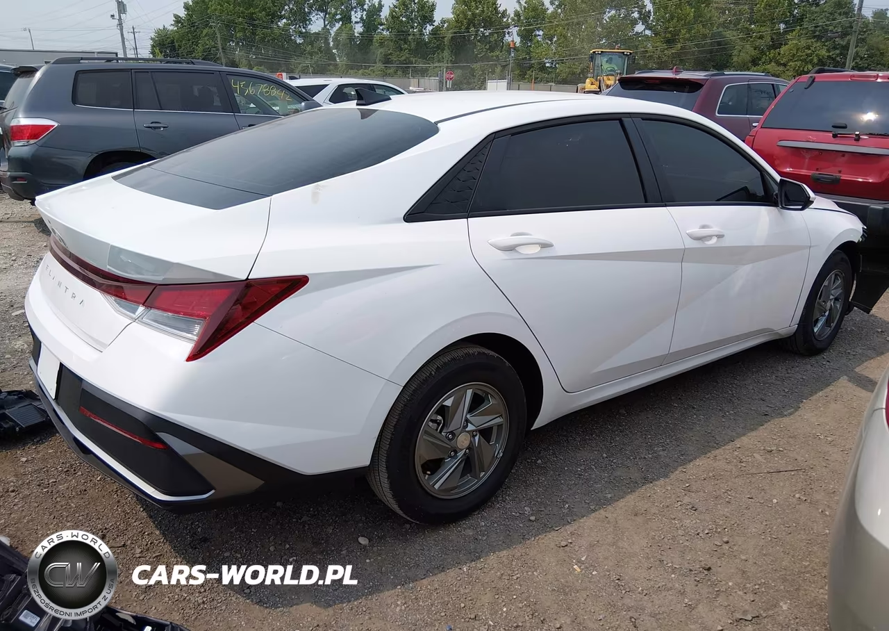 2026 Hyundai Elantra Se VIN:KMHLL4DG2TU172798 - 4