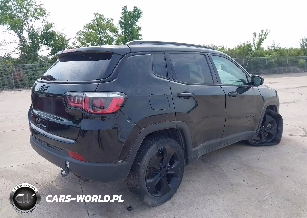 2019 Jeep Compass Altitude 4X4 VIN:3C4NJDBB2KT750398 - 4