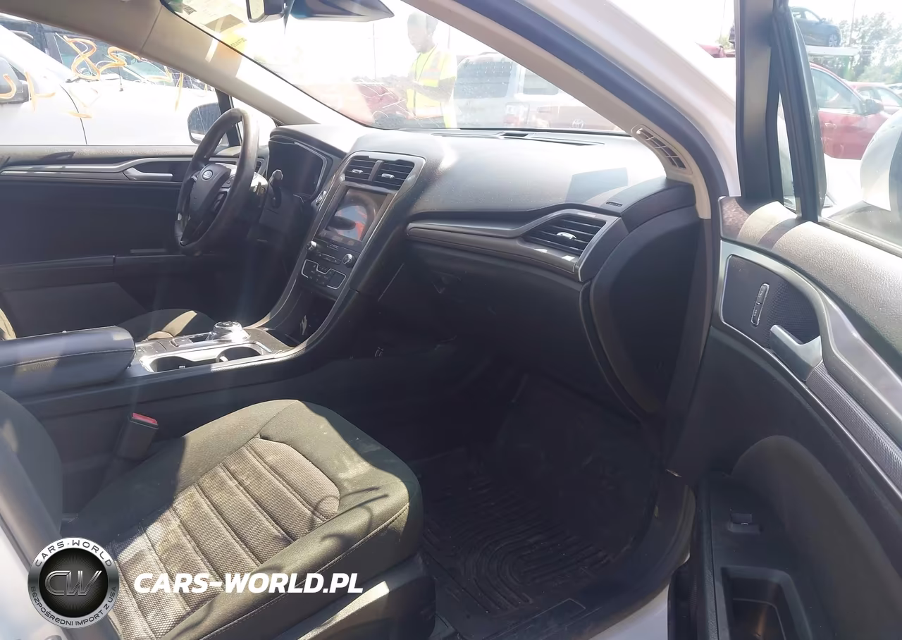 2019 Ford Fusion Se VIN:3FA6P0HD8KR248566 - 5