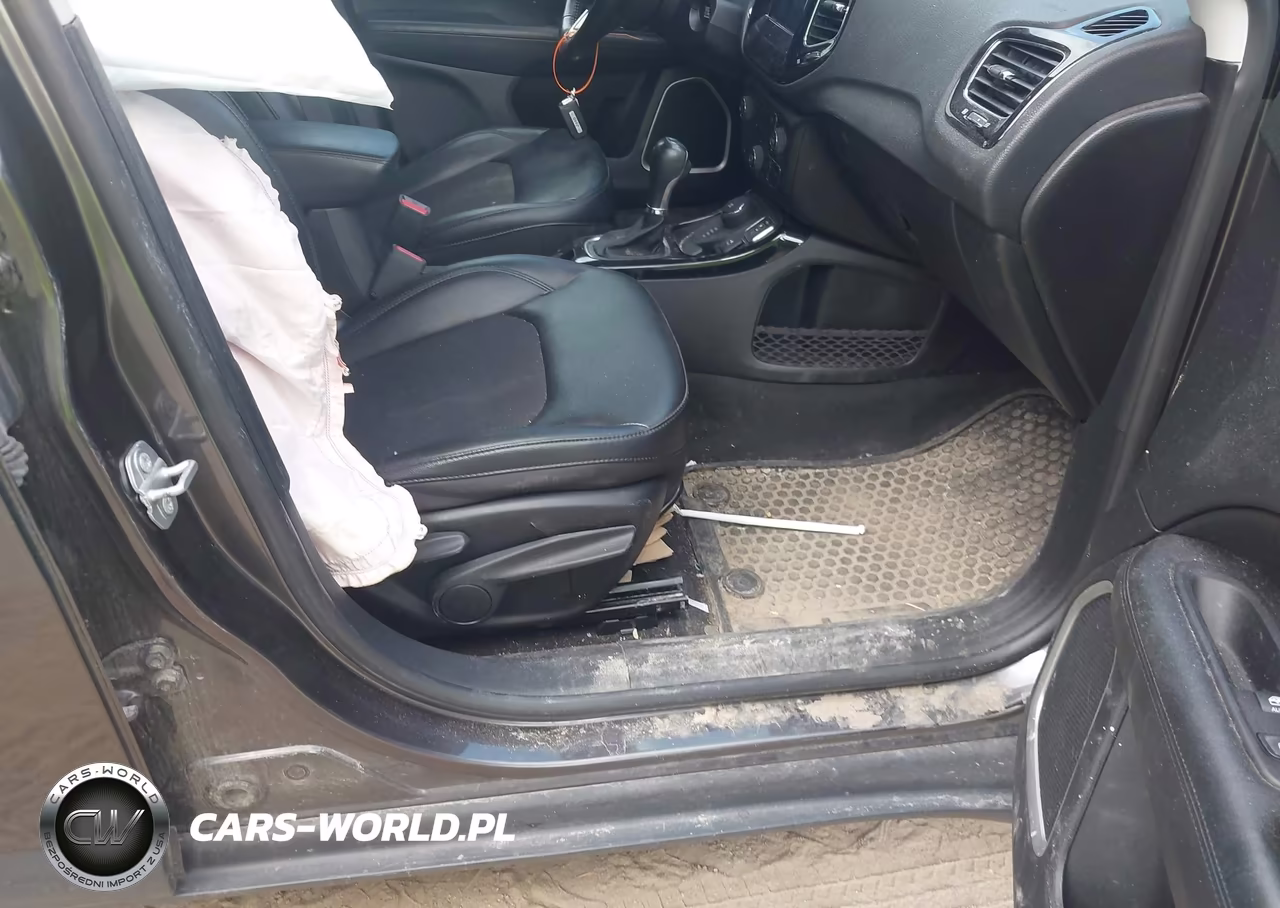 2021 Jeep Compass Altitude 4X4 VIN:3C4NJDBB6MT515523 - 5