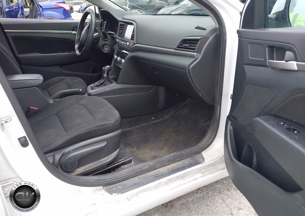 2020 Hyundai Elantra Sel VIN:5NPD84LF8LH567856 - 5