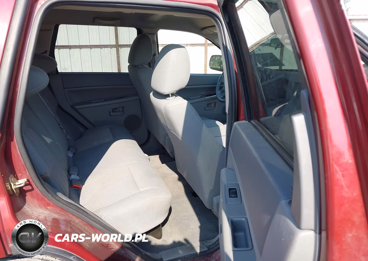 2007 Jeep Grand Cherokee Laredo VIN:1J8GR48K47C520091 - 8