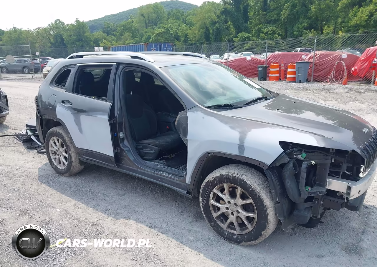 2016 Jeep Cherokee Latitude – zdjęcie 1 z 17