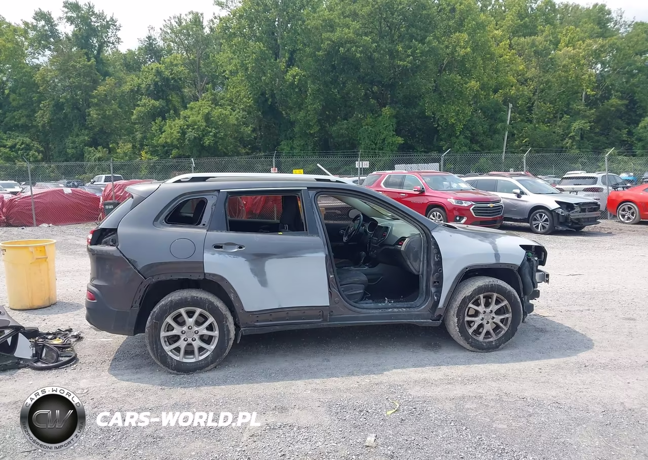 2016 Jeep Cherokee Latitude VIN:1C4PJMCSXGW310583 - 14