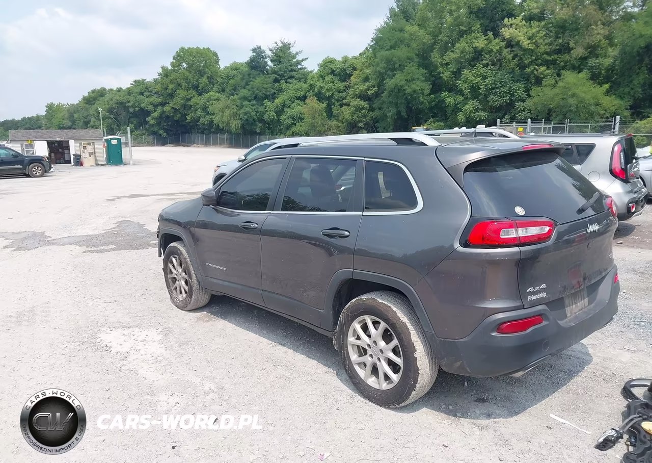 2016 Jeep Cherokee Latitude VIN:1C4PJMCSXGW310583 - 3