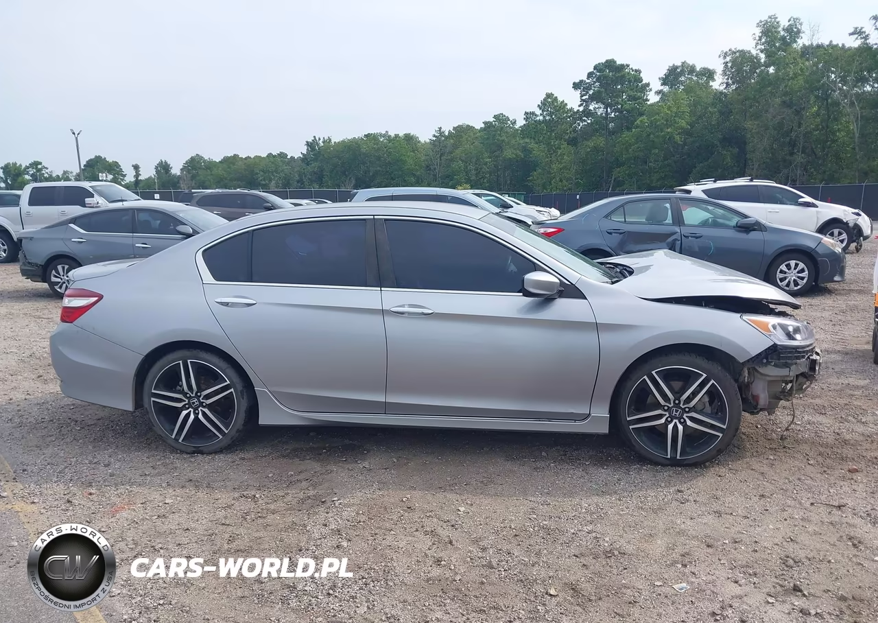 2017 Honda Accord Sport VIN:1HGCR2F57HA258492 - 14