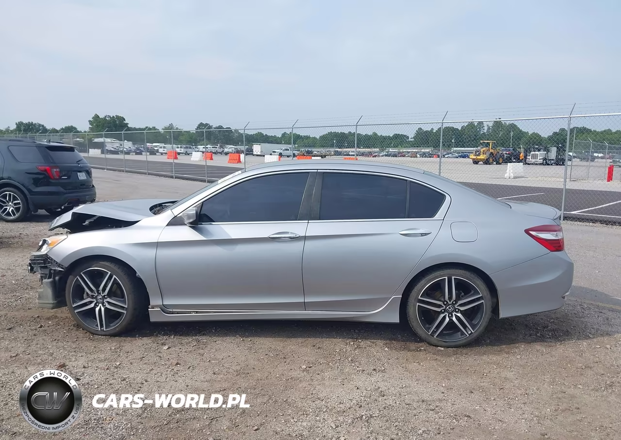 2017 Honda Accord Sport VIN:1HGCR2F57HA258492 - 15