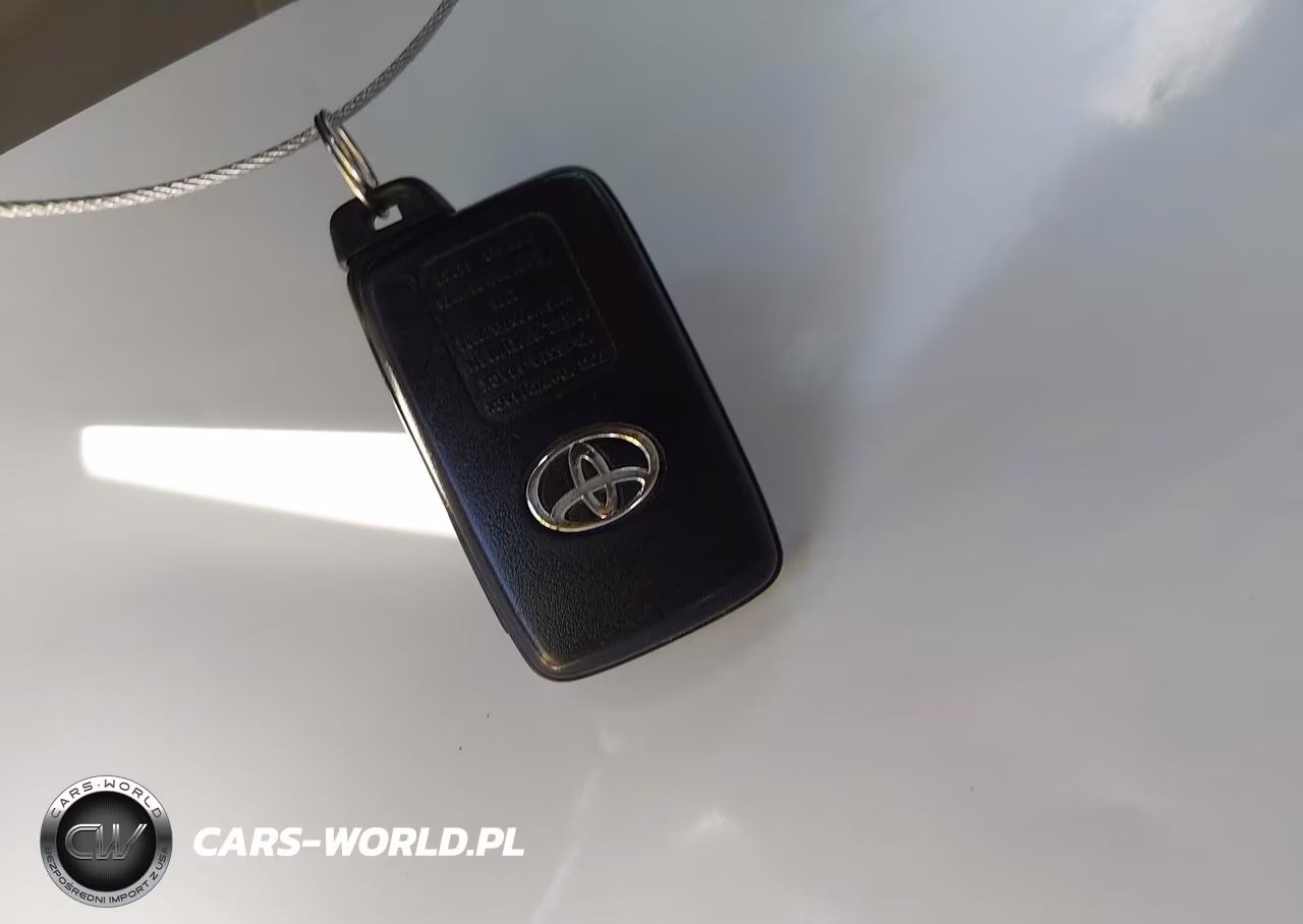 2013 Toyota Prius Two VIN:JTDKN3DU3D0350589 - 11