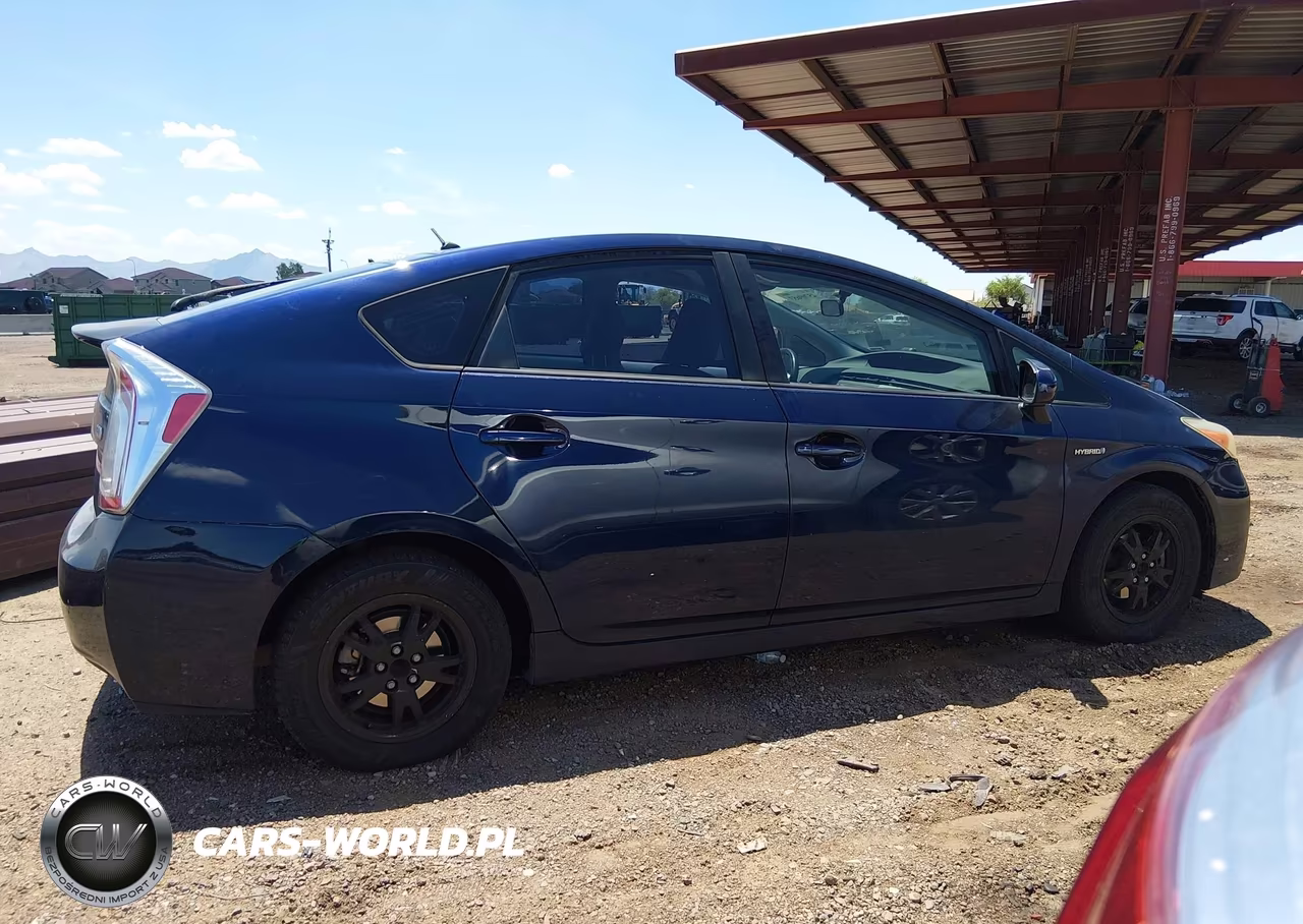 2013 Toyota Prius Two VIN:JTDKN3DU3D0350589 - 13