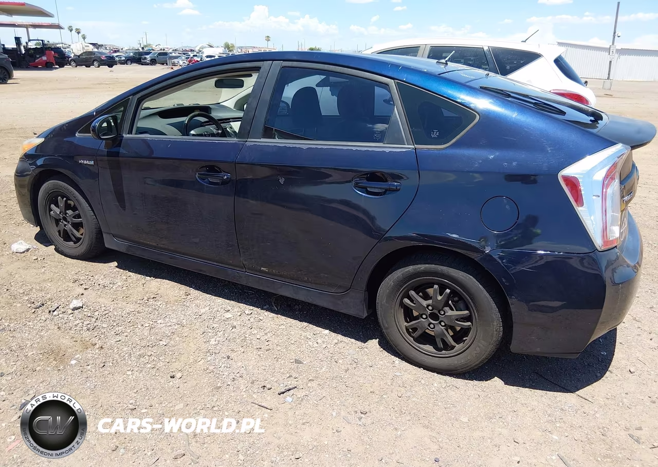 2013 Toyota Prius Two VIN:JTDKN3DU3D0350589 - 3