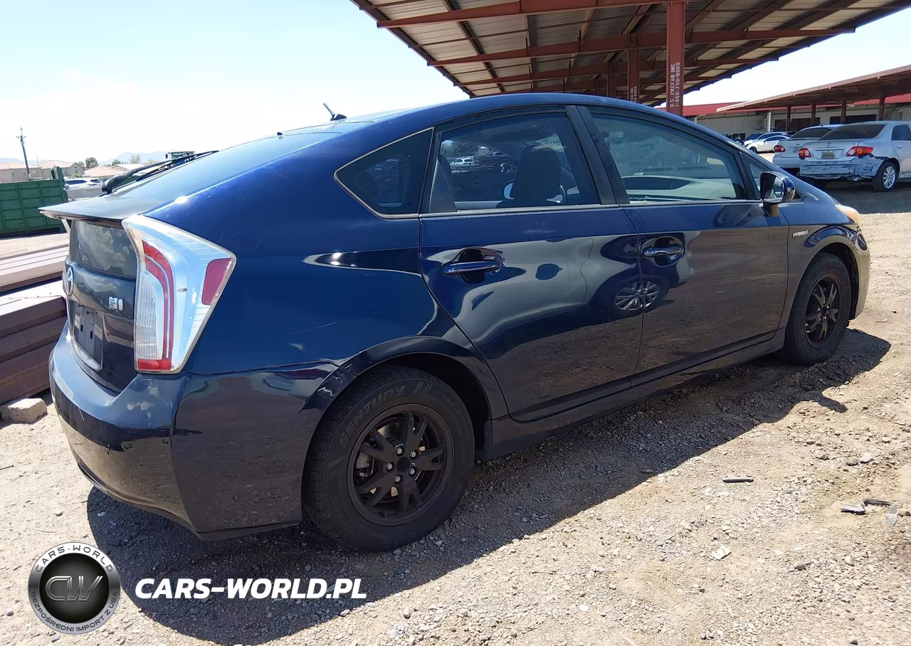 2013 Toyota Prius Two VIN:JTDKN3DU3D0350589 - 4