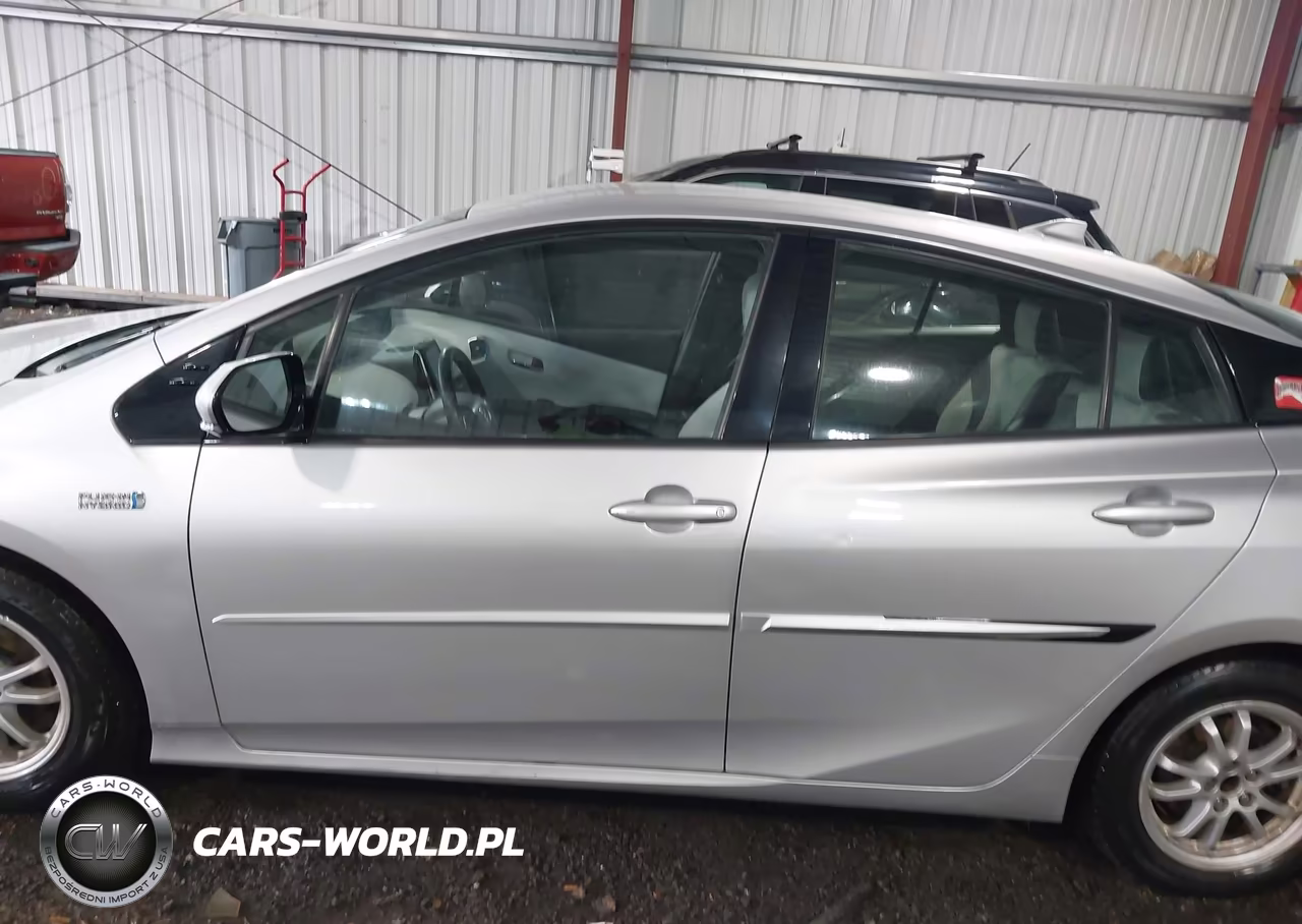 2017 Toyota Prius Prime Premium VIN:JTDKARFP4H3012032 - 14