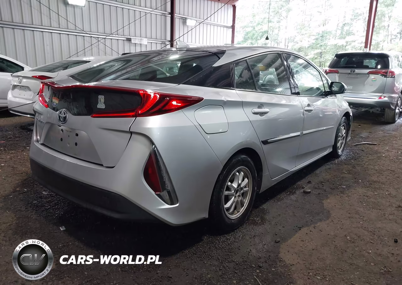 2017 Toyota Prius Prime Premium VIN:JTDKARFP4H3012032 - 4