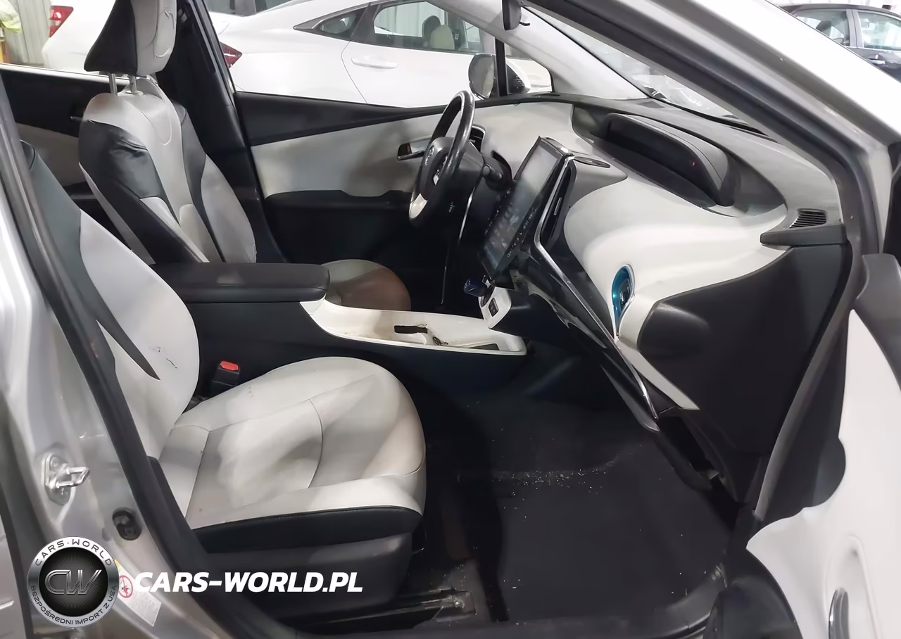 2017 Toyota Prius Prime Premium VIN:JTDKARFP4H3012032 - 5