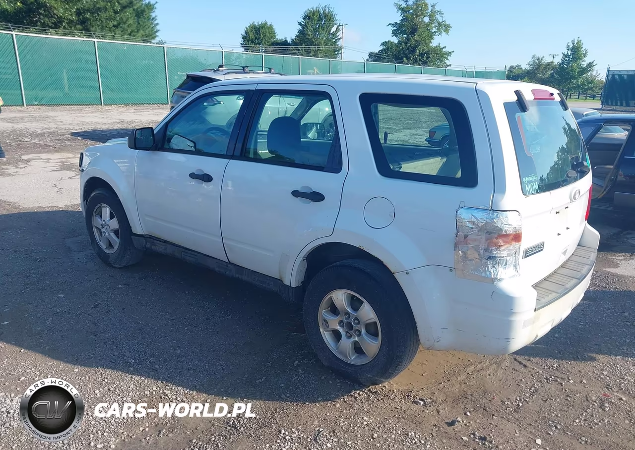 2012 Ford Escape Xls VIN:1FMCU0C70CKB93989 - 3